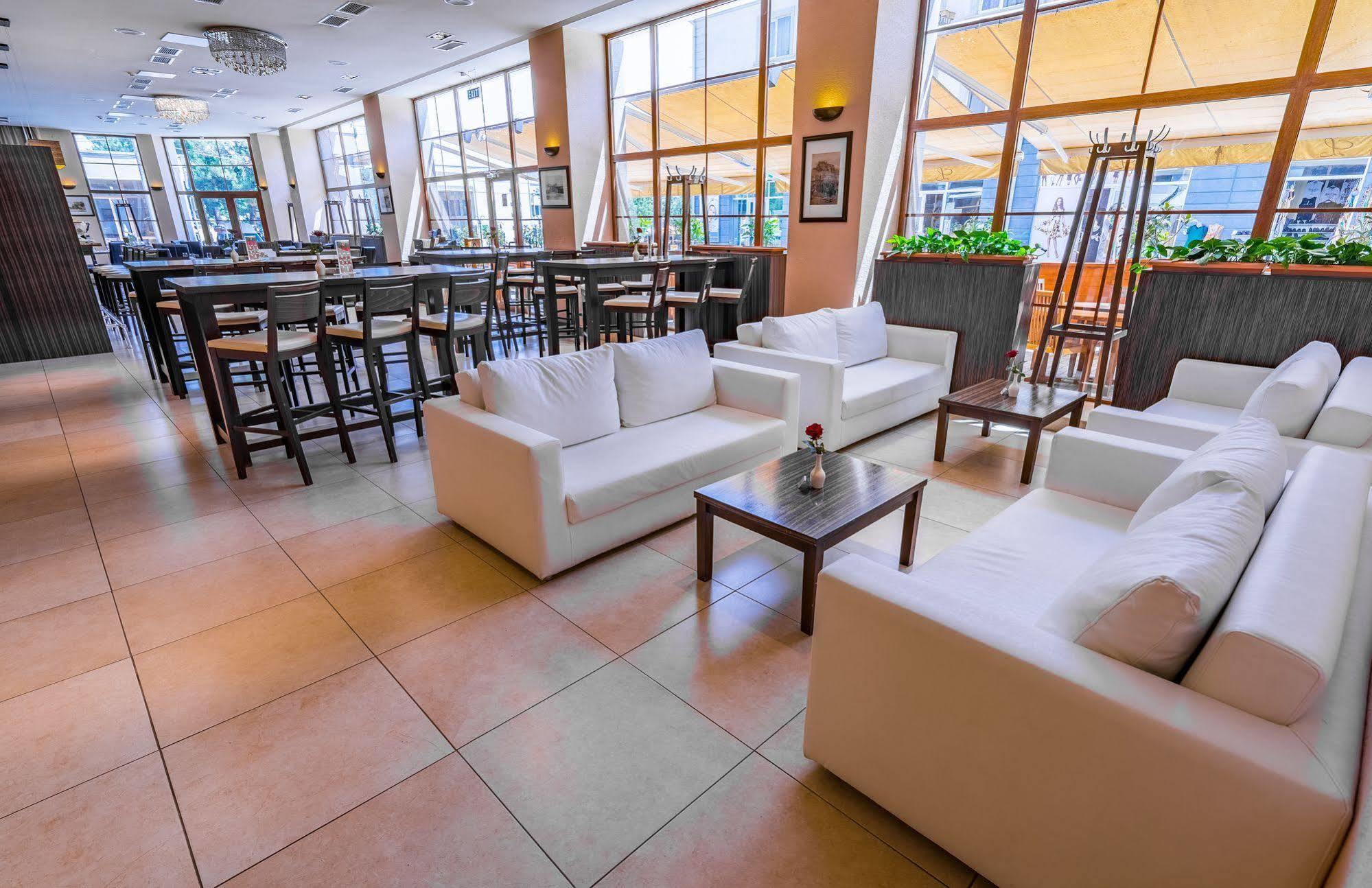 Hotel Lomsia Ахалцихе Екстериор снимка