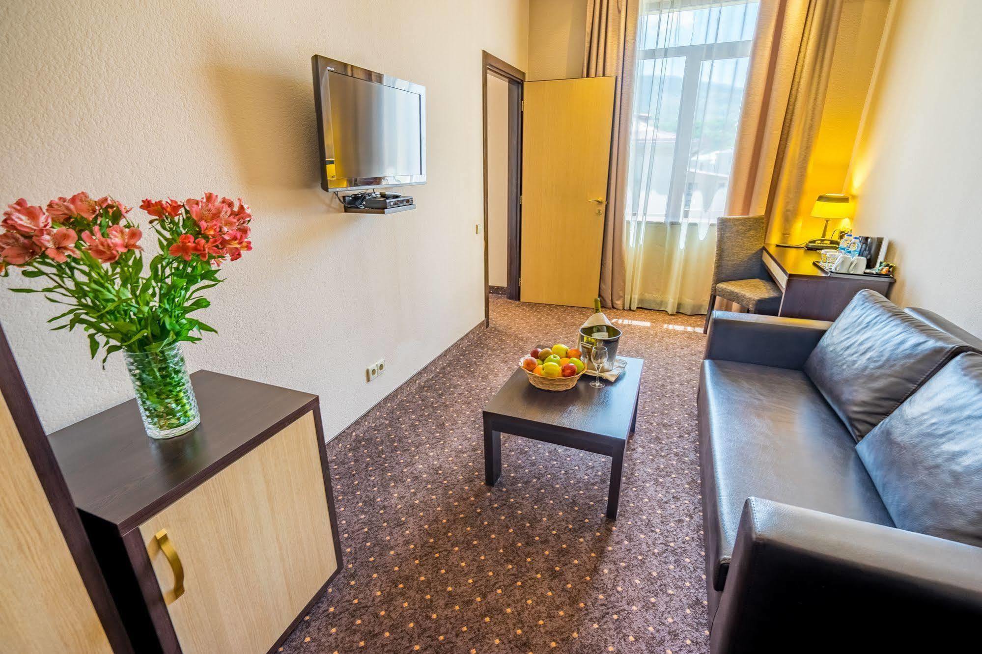 Hotel Lomsia Ахалцихе Екстериор снимка